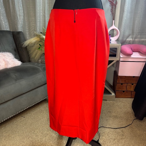 Red Button Detail Front Slit Zara Skirt - New - Picture 4 of 5